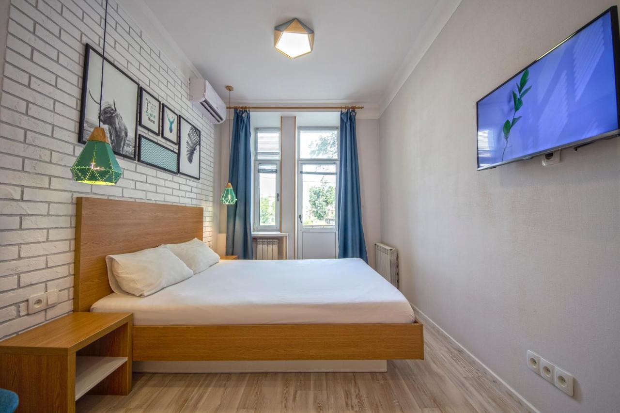 Design Apartments On Velyka Vasylkivska 42 키예프 외부 사진