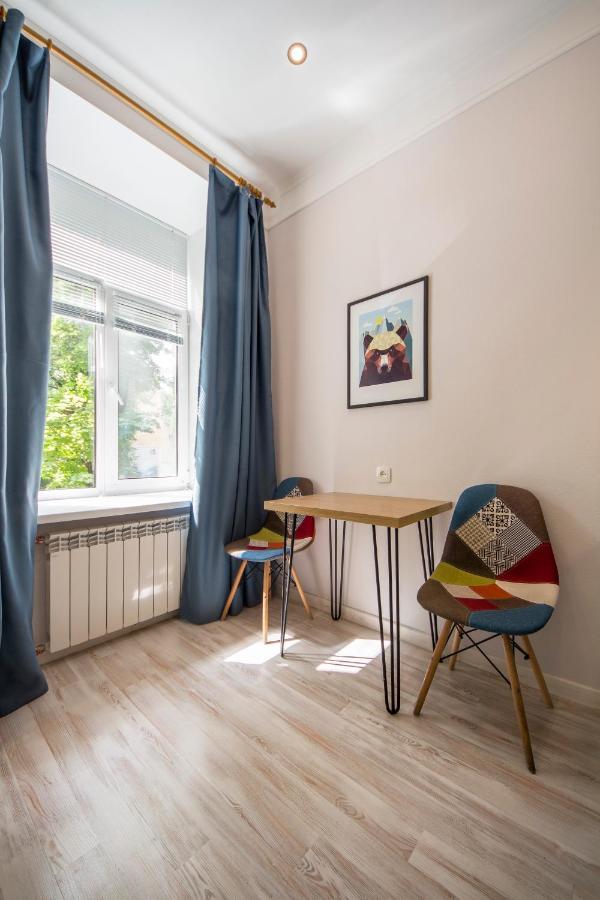 Design Apartments On Velyka Vasylkivska 42 키예프 외부 사진