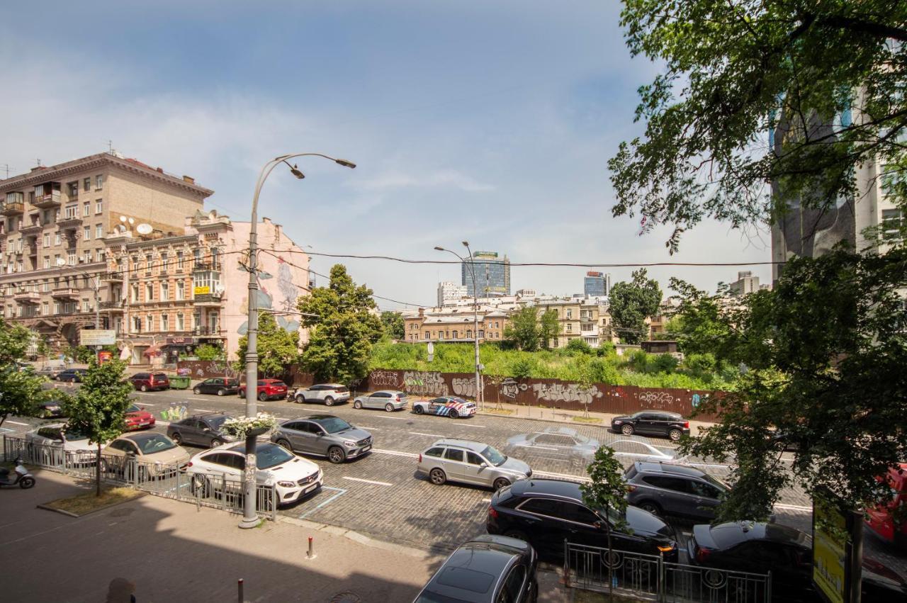 Design Apartments On Velyka Vasylkivska 42 키예프 외부 사진