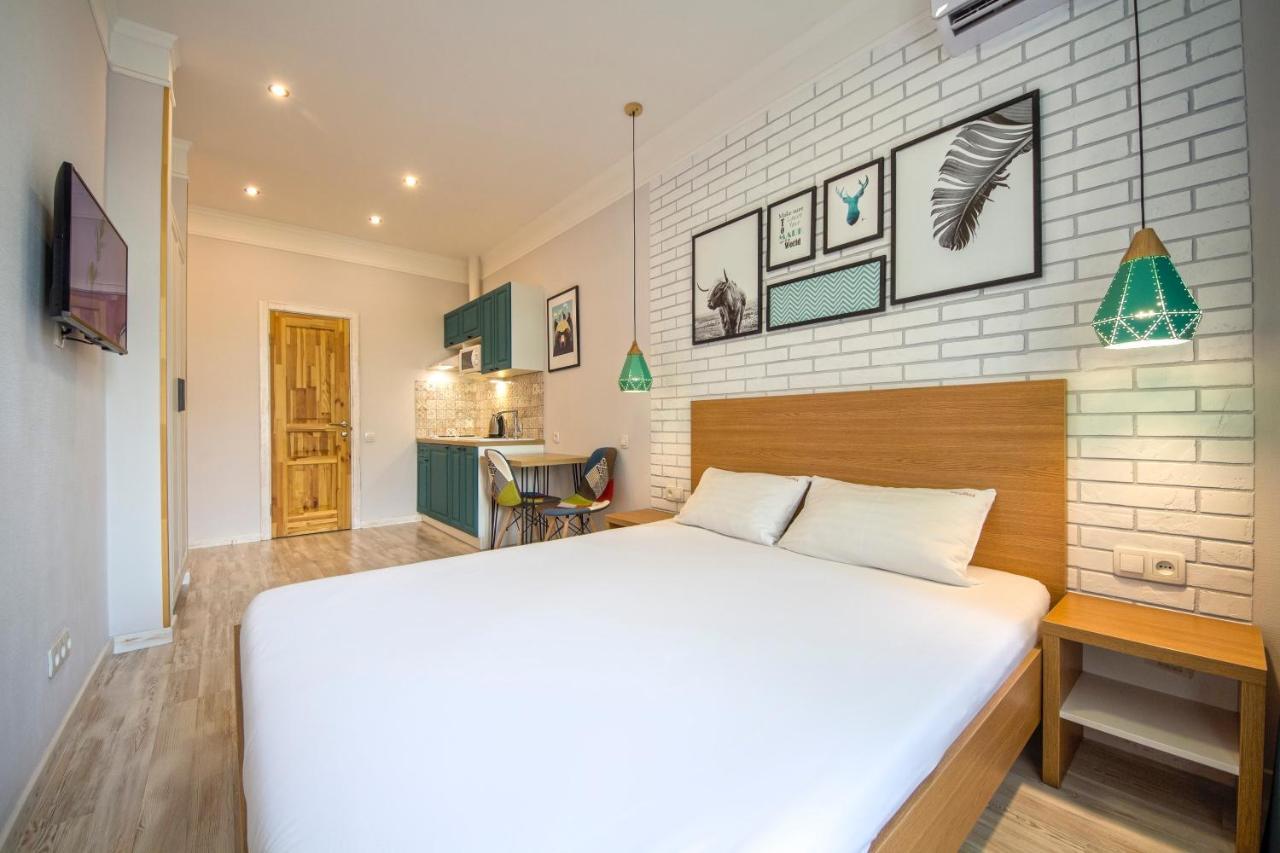 Design Apartments On Velyka Vasylkivska 42 키예프 외부 사진
